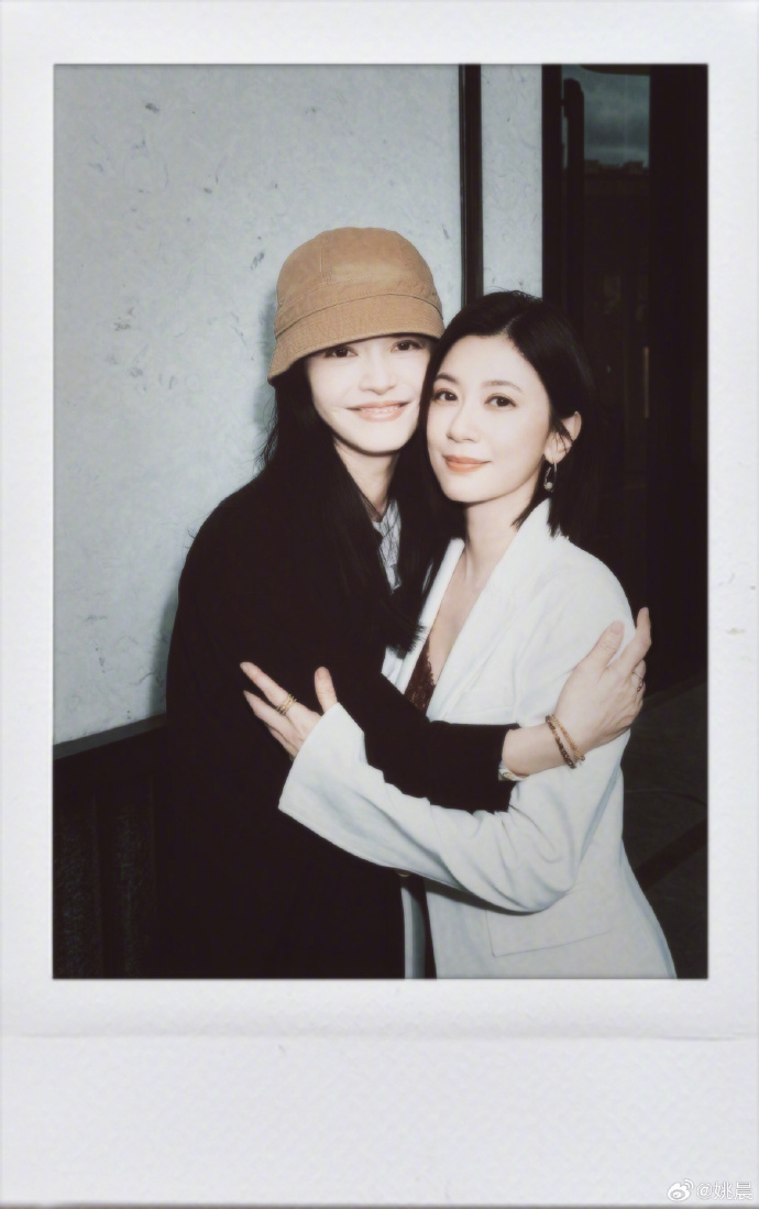 姚晨、賈靜雯雙影后之間的神仙友誼令人稱羨。
