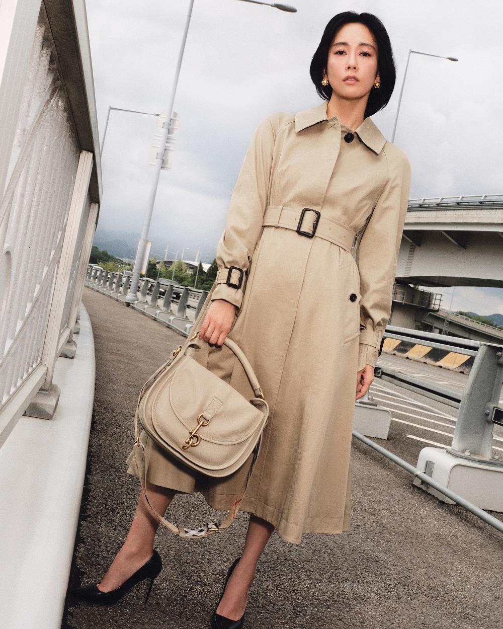 Burberry攜手水川麻美演繹新季單品