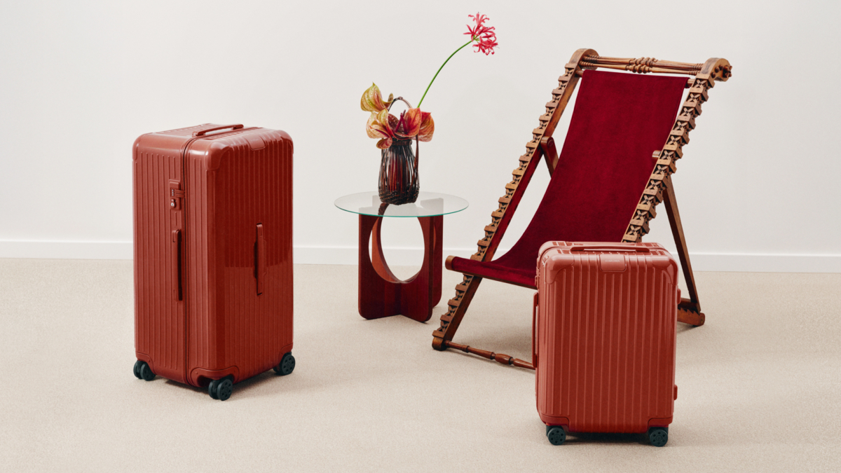 RIMOWA Essential 系列推出全新季節色「Terracotta 赤陶色」