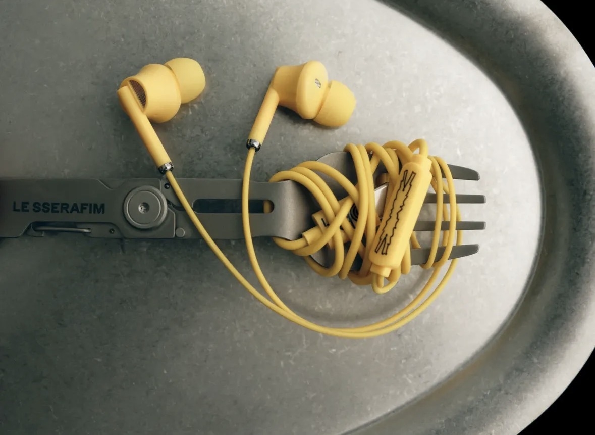 義大利麵耳機捲在叉子上，真的可愛到要幫設計師加薪！