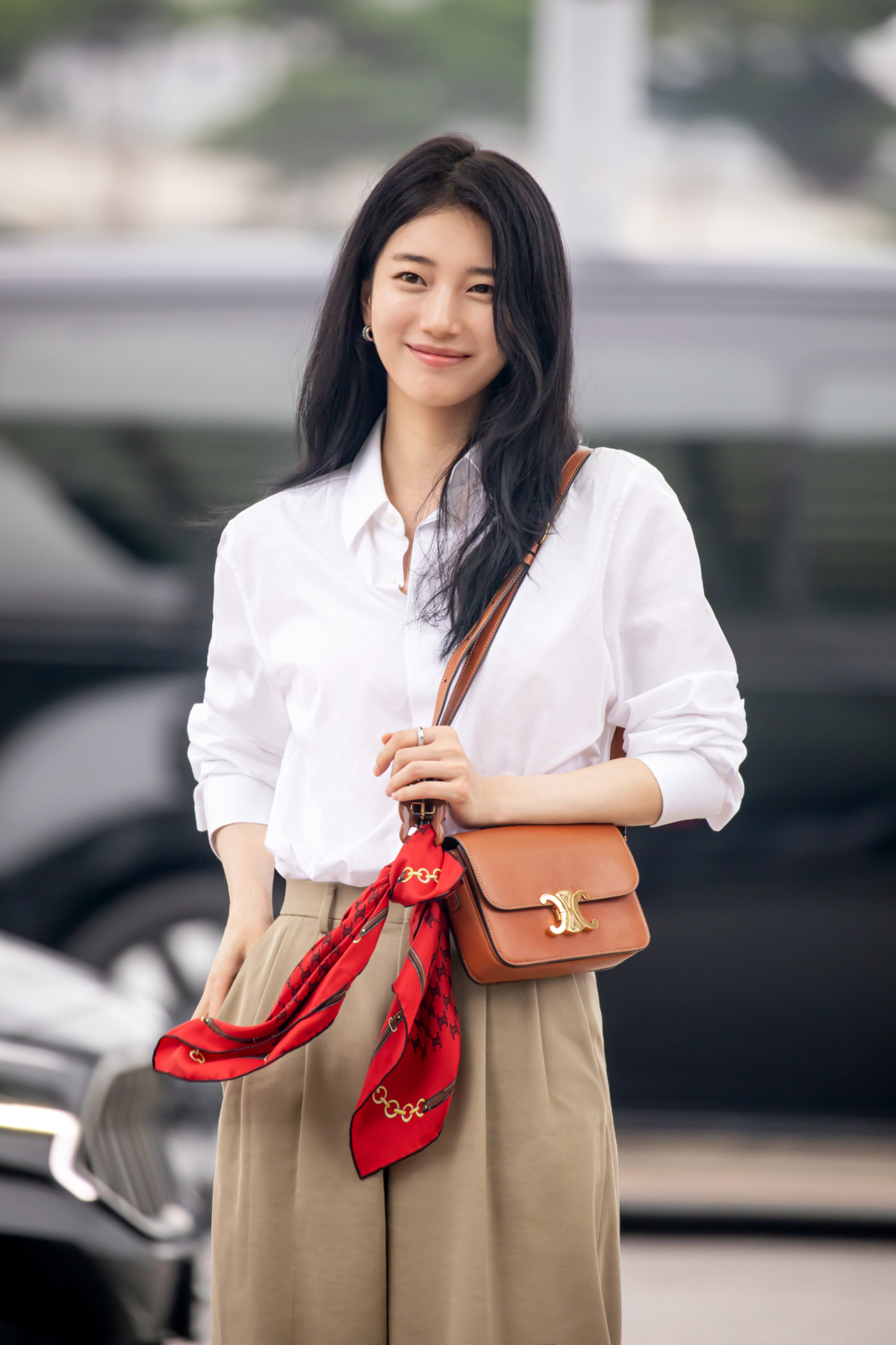 CELINE 全球品牌大使裴秀智啟程巴黎出席 CELINE 2026 春季時裝秀