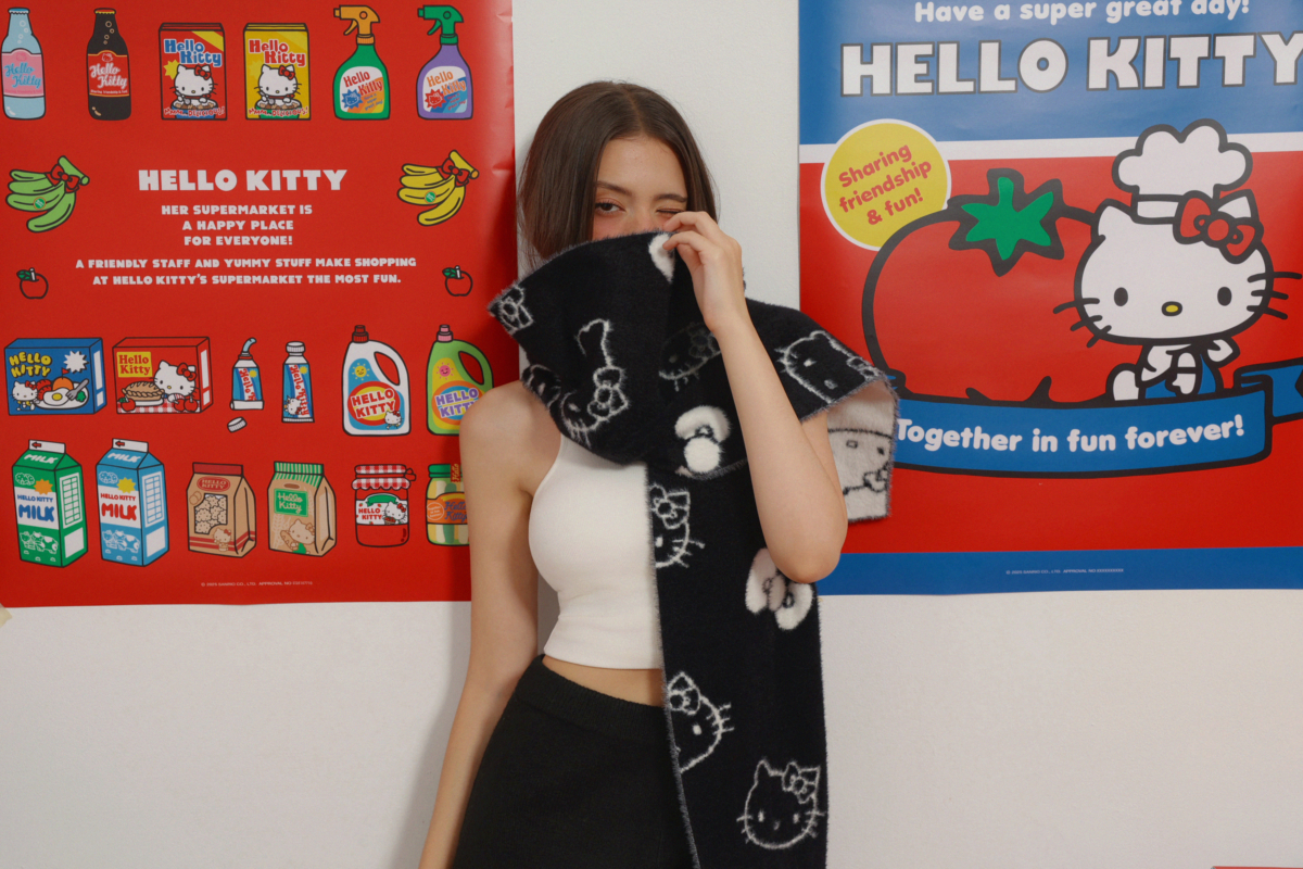 AIR SPACE X Hello Kitty 仿貂毛緹花毛織圍巾，NT$790