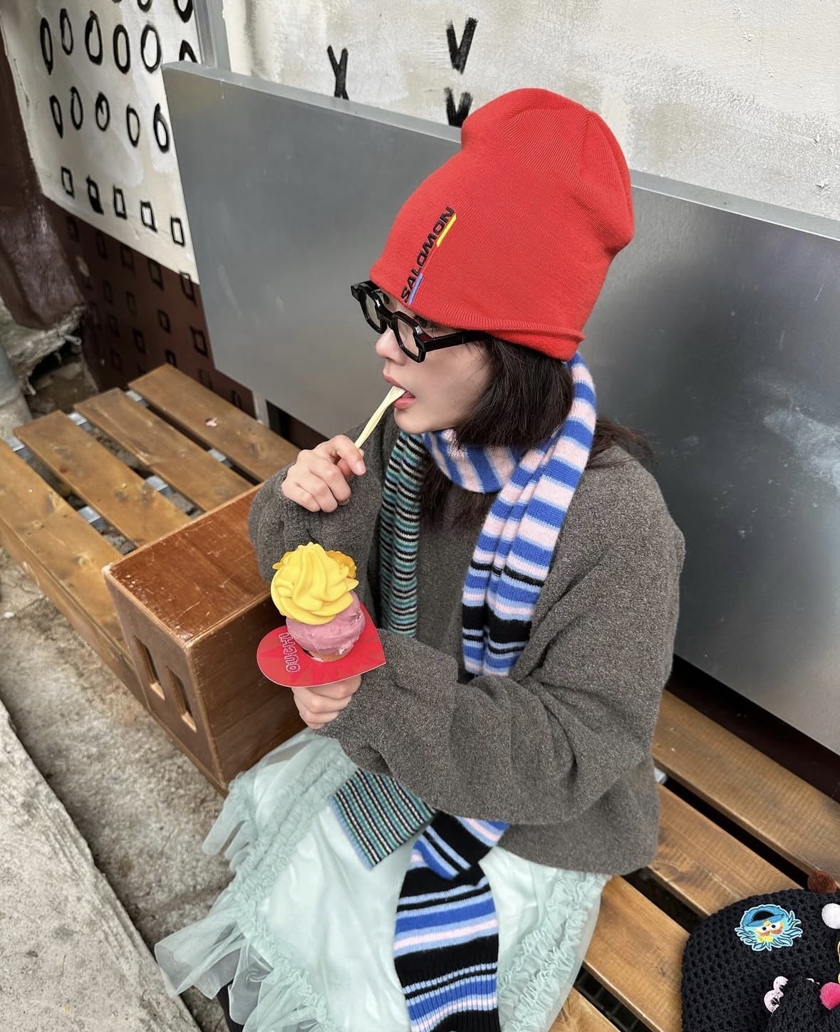 這套鬆弛感滿分，不僅簡單還超有型！