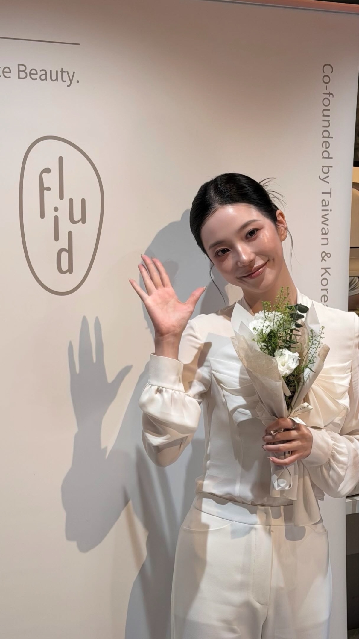 尹厦情這次現身新光三越 A11 B1 beautySTAGE是為了保養品牌 Fluid 一日店長