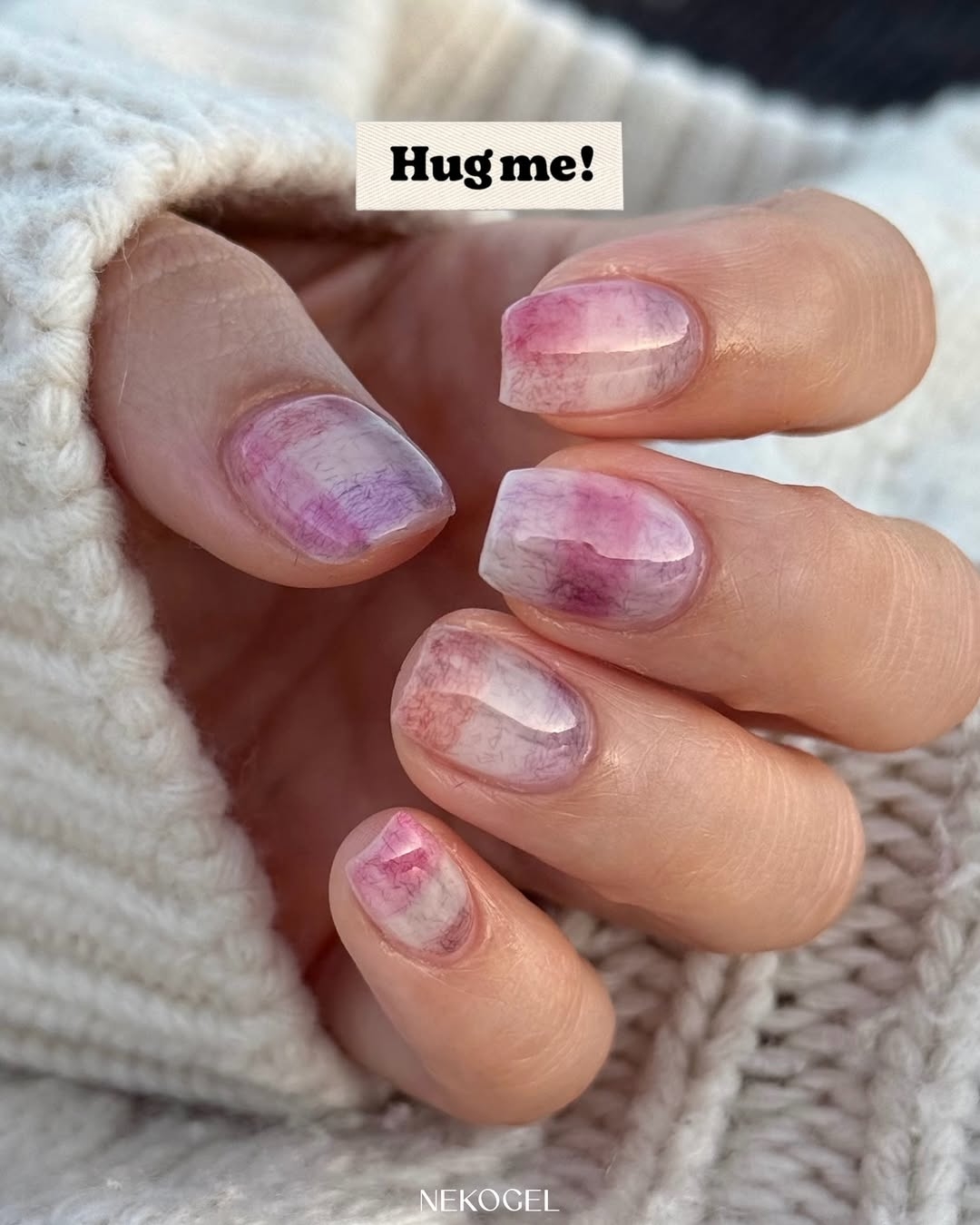 冬日「毛衣感美甲」推薦01：少女感莓果暈染