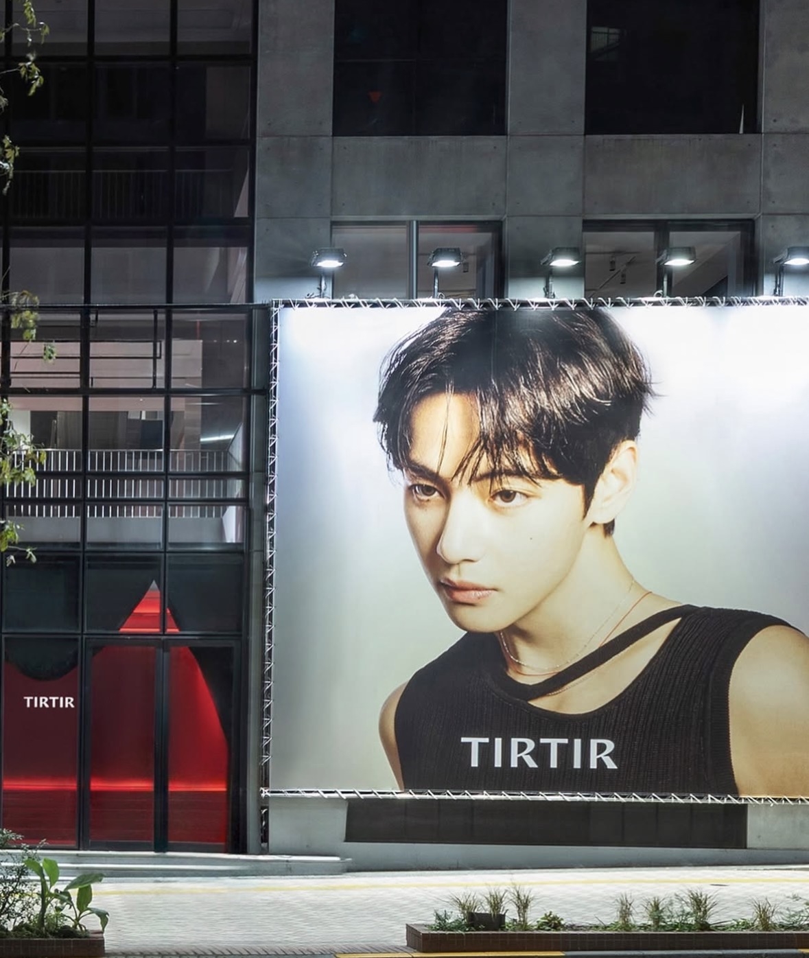 V成為TIRTIR最新代言人！