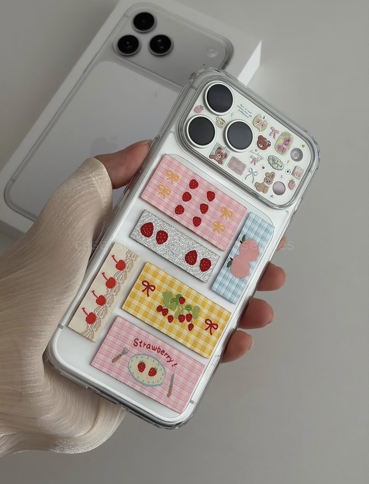 自從iphone17推出後，橫版的鏡頭蓋就變成潮流的創意白板！