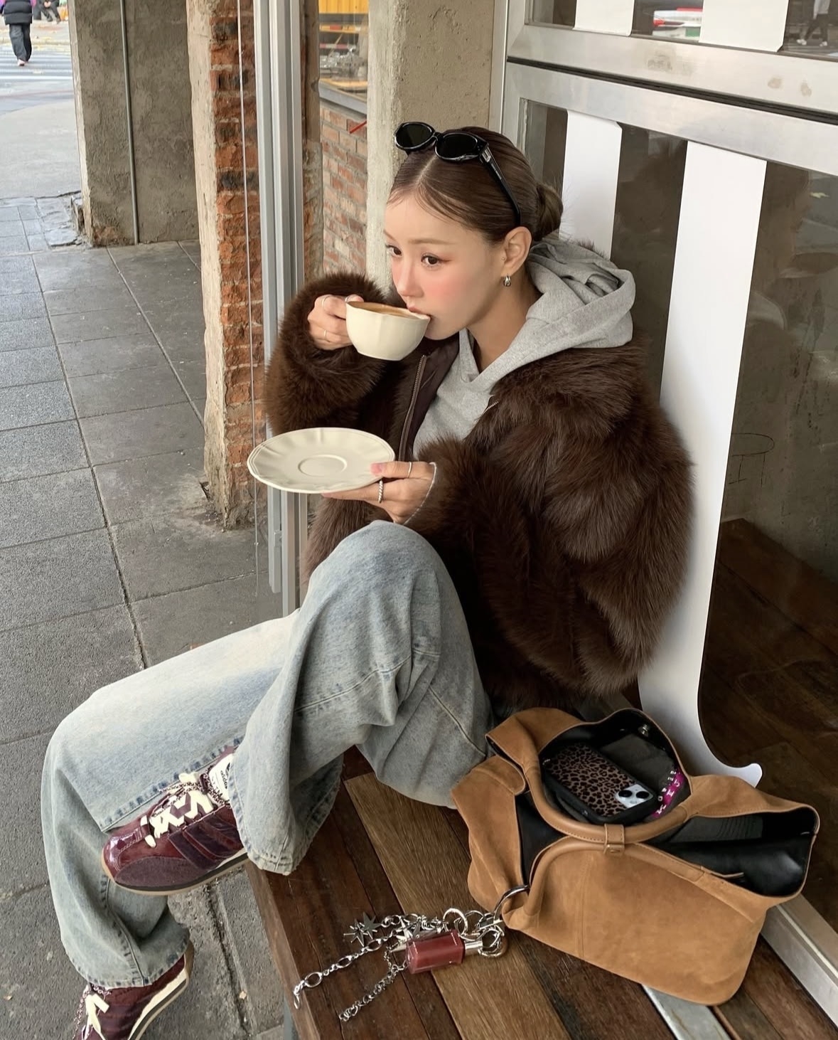 隨性的搭配帽踢，簡單但又時髦！