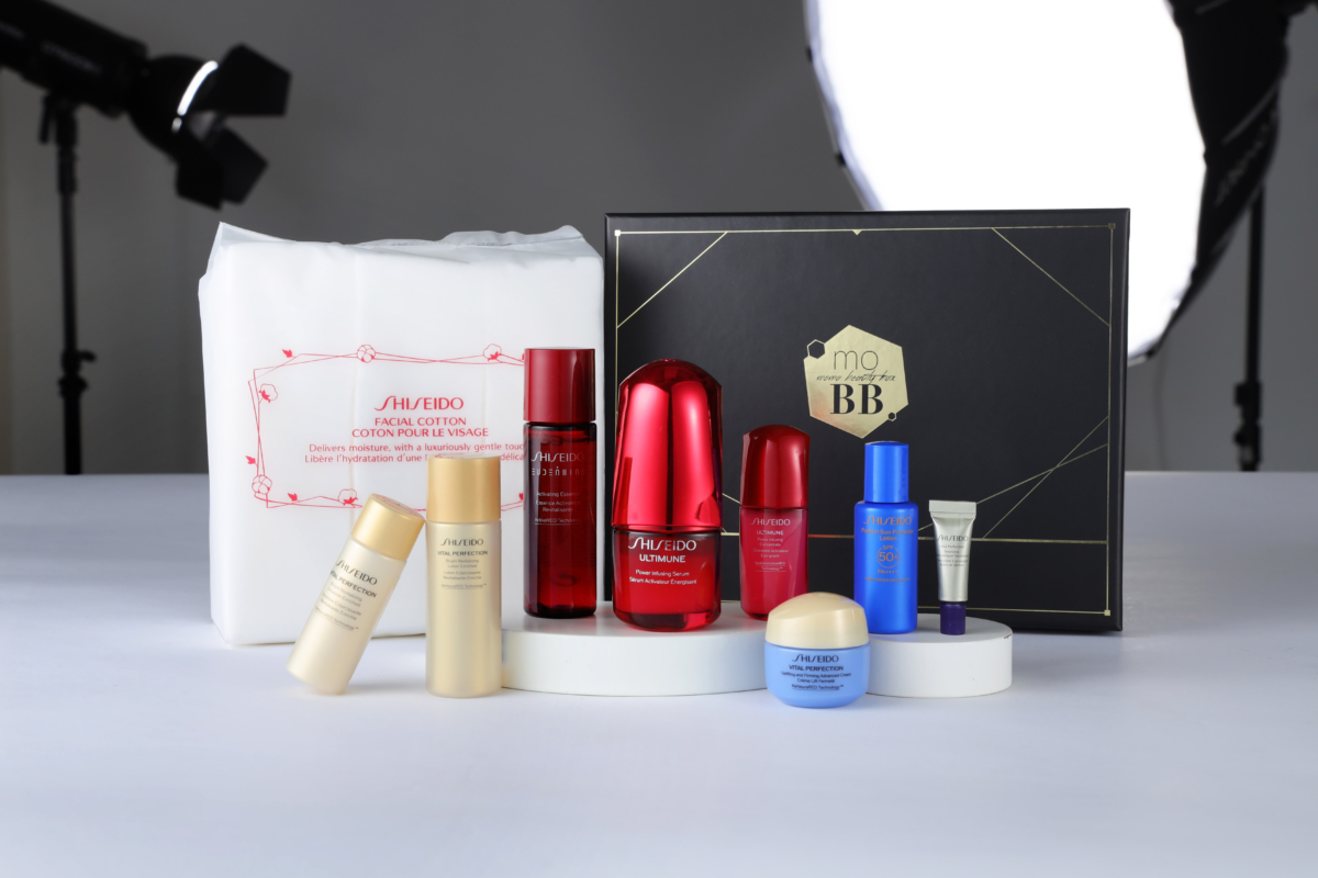 資生堂國際櫃 ✕ momo 2026新年獨家人氣保養好物組合 Beauty Box｜NTD 1,888｜內含「紅妍山茶花修護精華 15mL + 10mL」、「紅色活酵超導奇蹟露30mL」、「激抗痕亮采緊緻霜 (豐潤) 15mL」、「激抗痕亮采緊緻露 (豐潤) 25mL」、「激抗痕亮采緊緻乳 (豐潤) 15mL」、「激抗痕亮采緊緻抗皺精華乳A+ 2mL」、「新 ‧ 豔陽夏水離子熱防禦UV隔離露 SPF50+ ‧ PA++++ 15mL」、「輕柔感化粧棉165片」