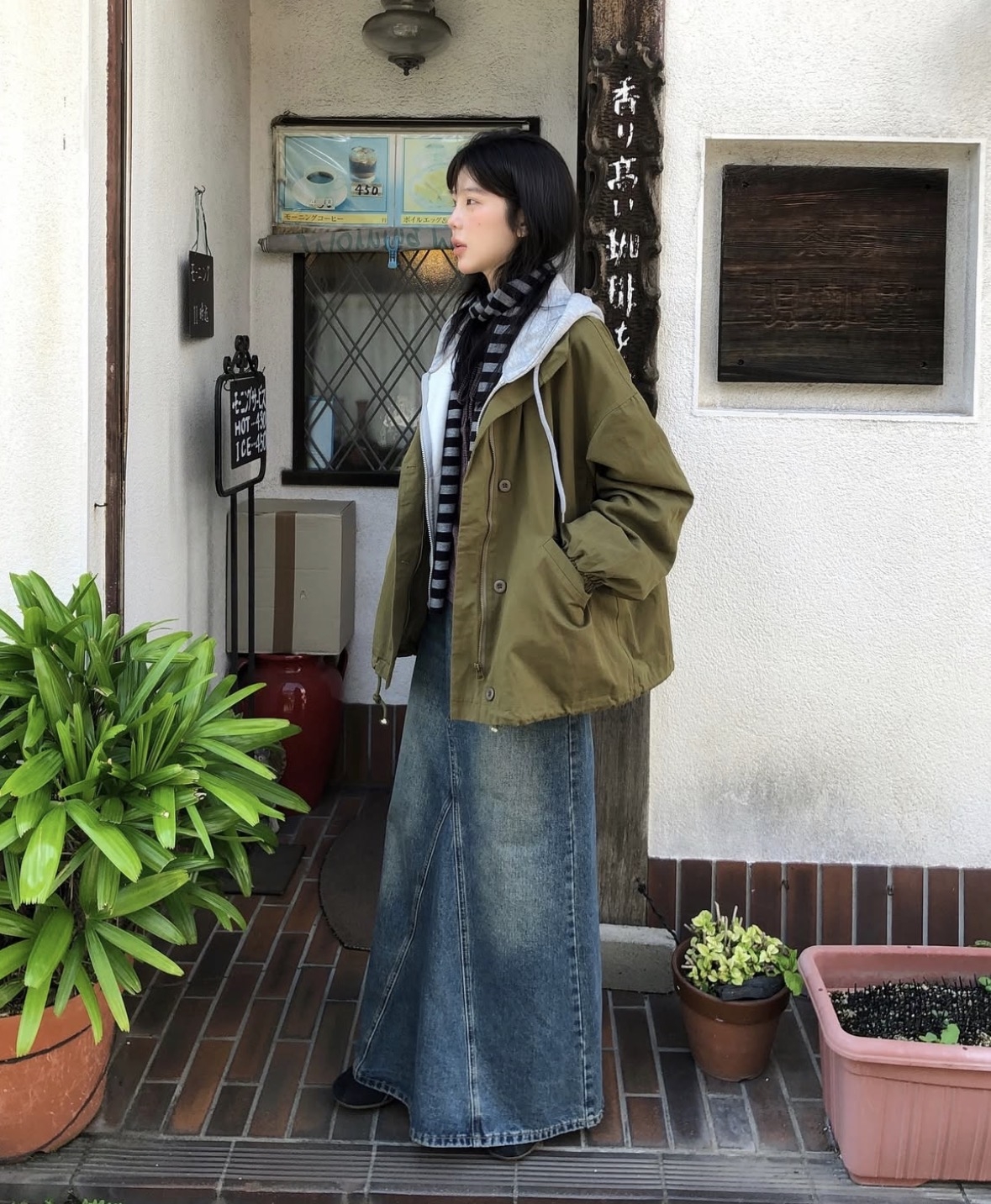 連帽外套也可外加軍風感，整體保暖加倍且有型！