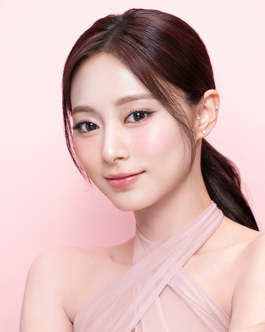 周子瑜使用Visée 精華豐唇蜜BK802