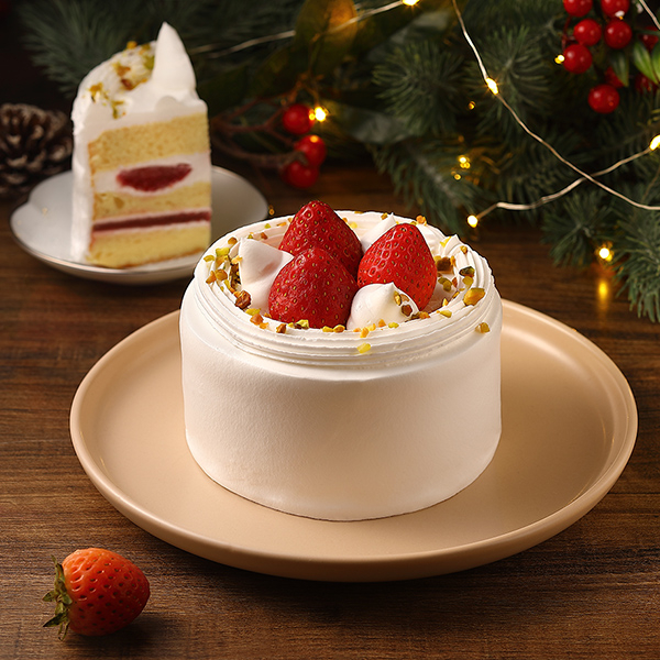 每年耶誕節都需要的節慶品，就是星巴克的草莓三溫糖戚風蛋糕！