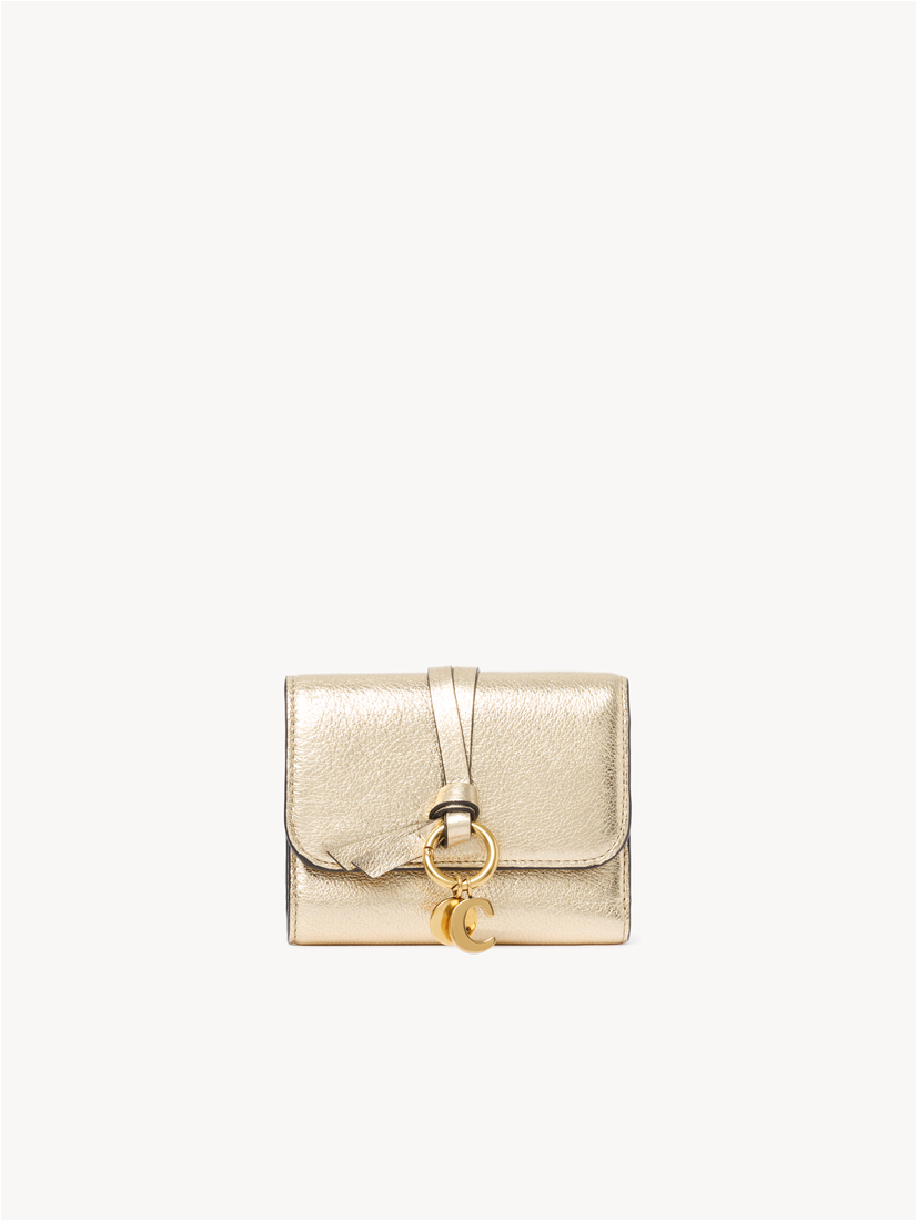 Chloé Alphabet 金色三折短夾，NT$20,000