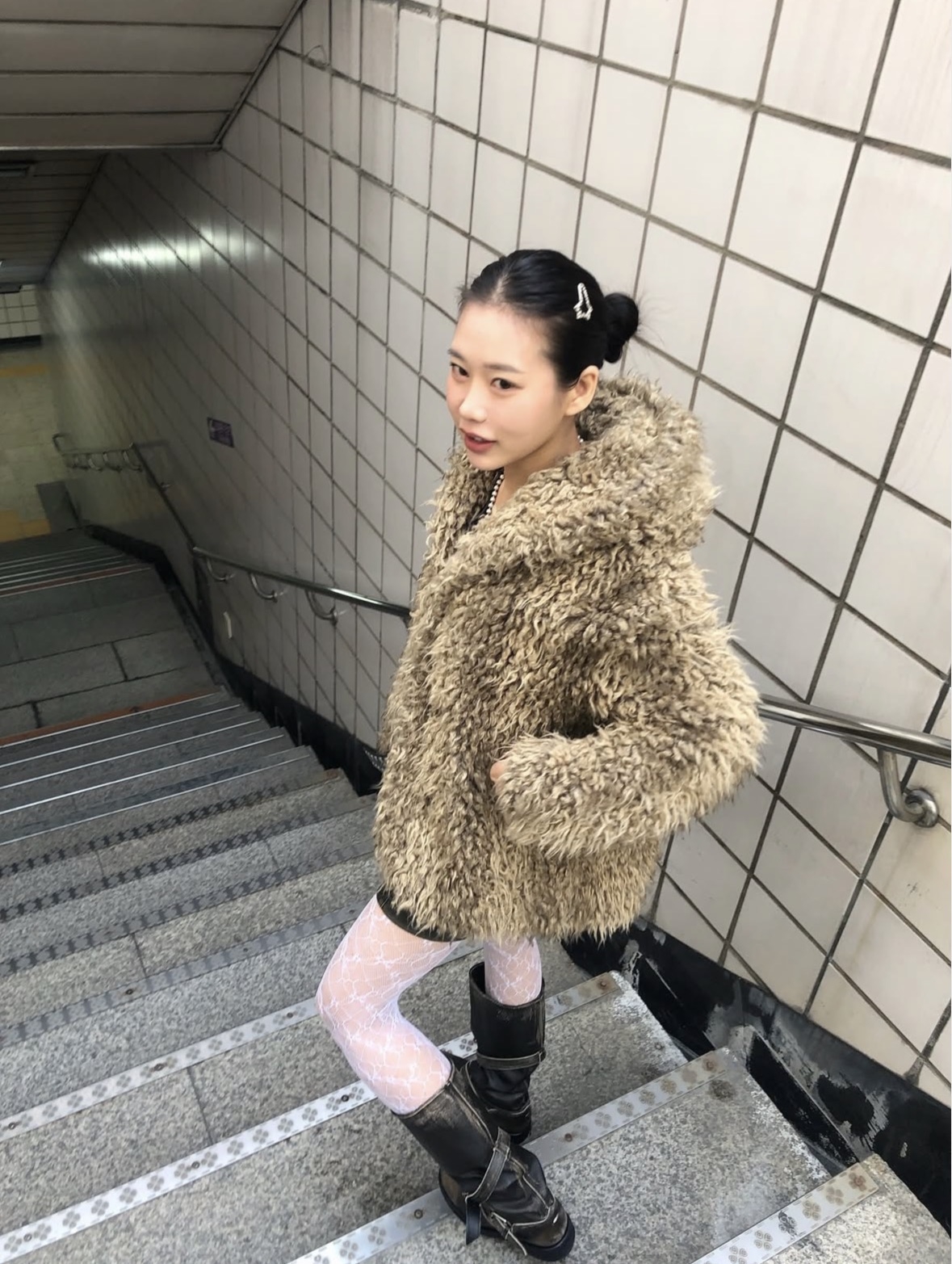 白色、圖案絲襪都是近年超級熱門的單品！