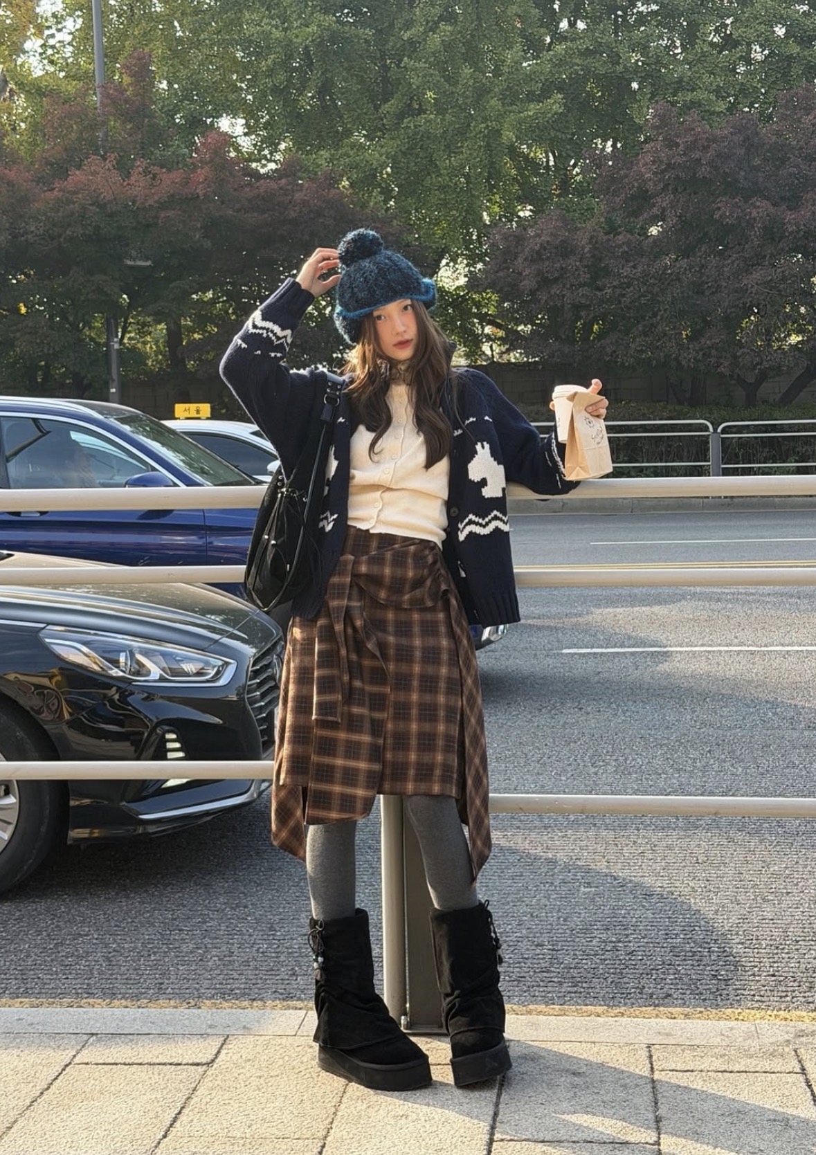 搭配復古單品，能讓氛圍感更濃厚！