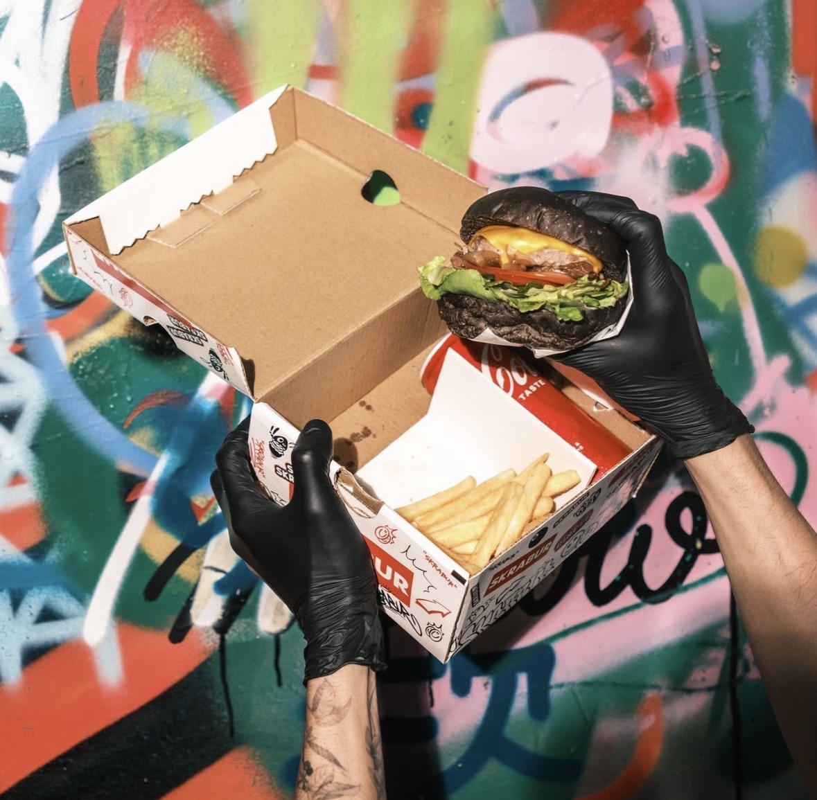 結合嘻哈文化的美式漢堡，快帶男友去吃！