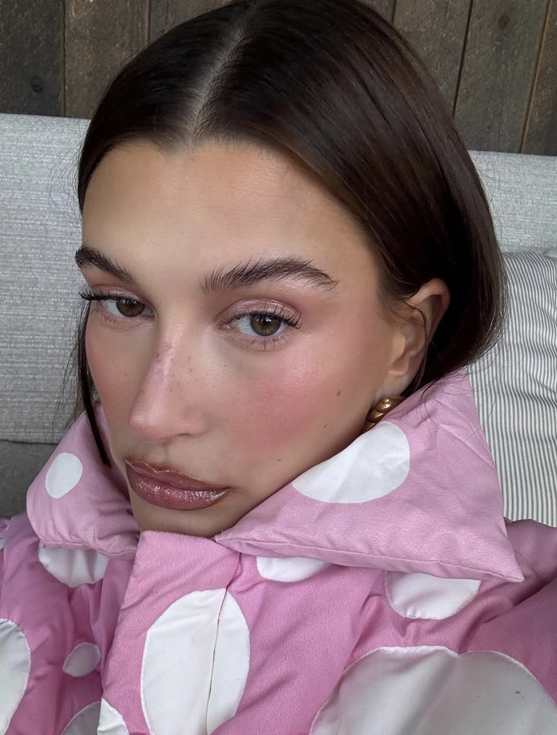 選用腮紅膏或是液態腮紅，更具有水光亮澤感！