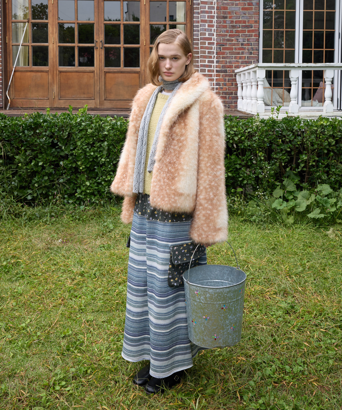 保暖又好搭配的皮草外套就屬這款！