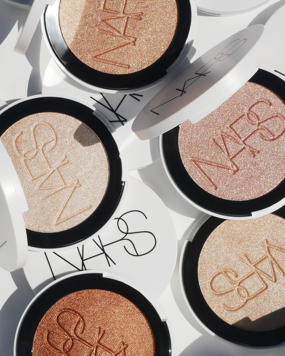NARS 裸光幻閃亮采餅 