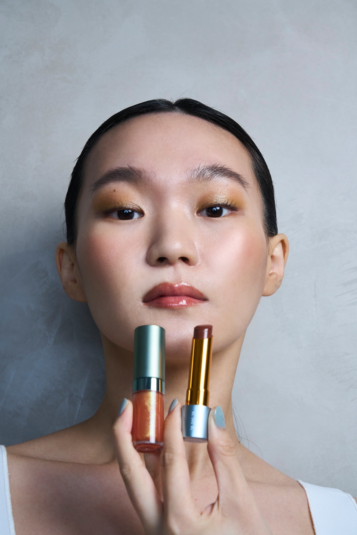 MODEL示範RMK絲絨光彩口紅 EX-05+RMK透光唇蜜 #EX-04