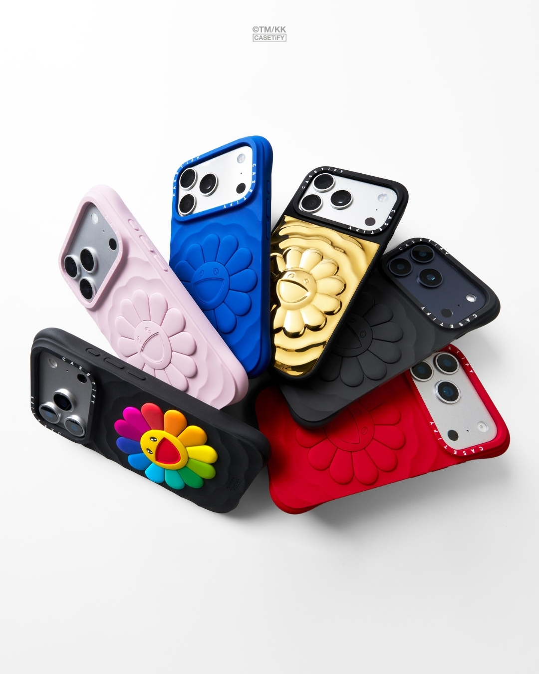 購買「FLOWERS 限量版手機殼盲盒」即有機會獲得的「獨家限量 FLOWERS 18K 金手機殼」