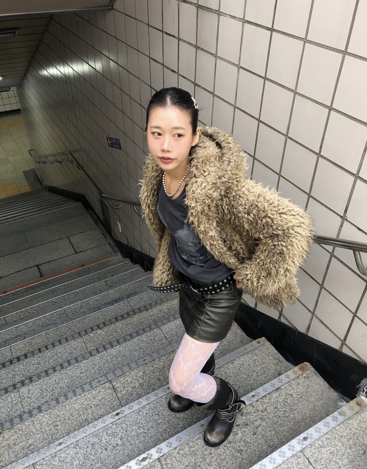 搭配絲襪可以增添法式優雅感！