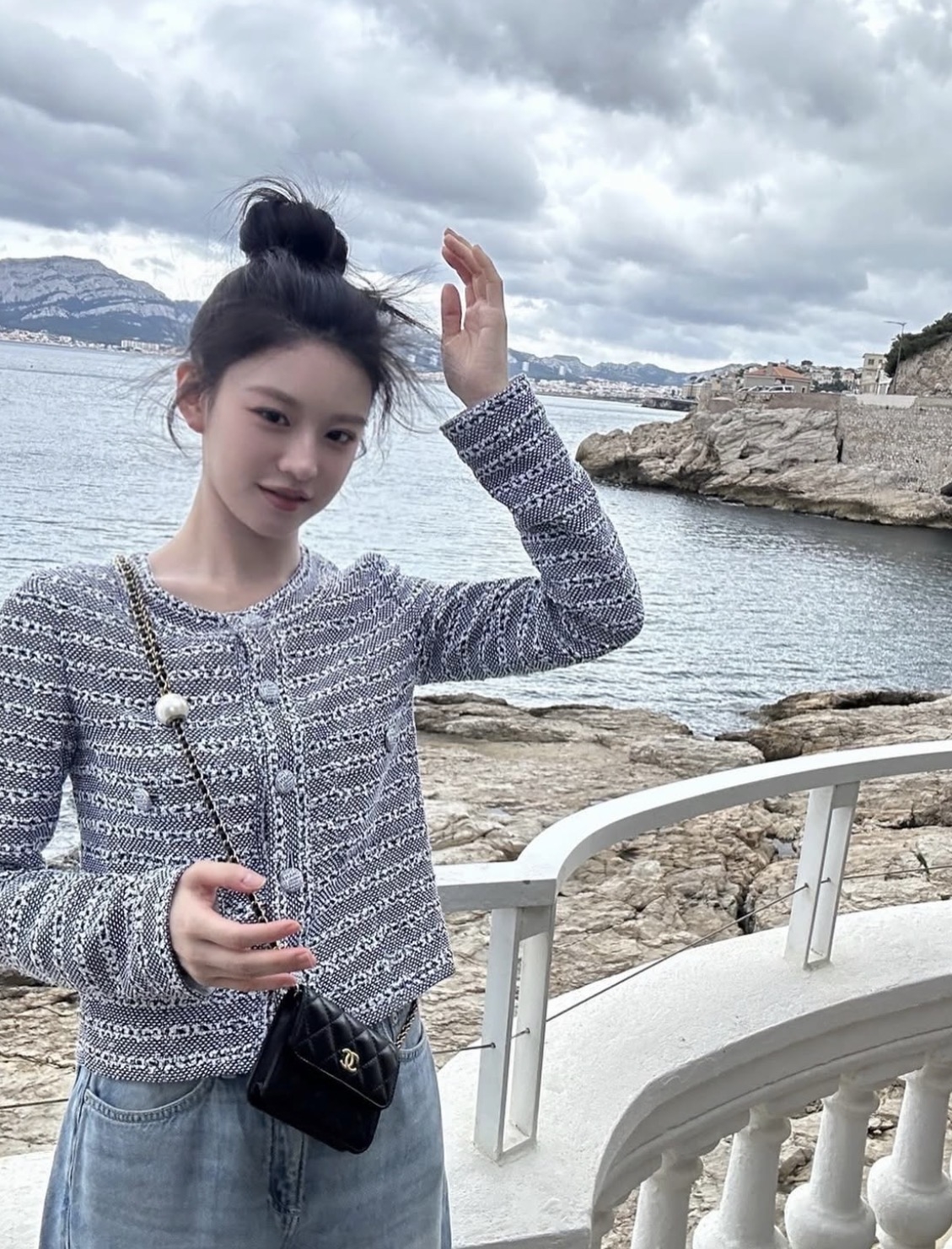 珍珠皮穿鍊迷你小包，為穿搭增添精緻感！