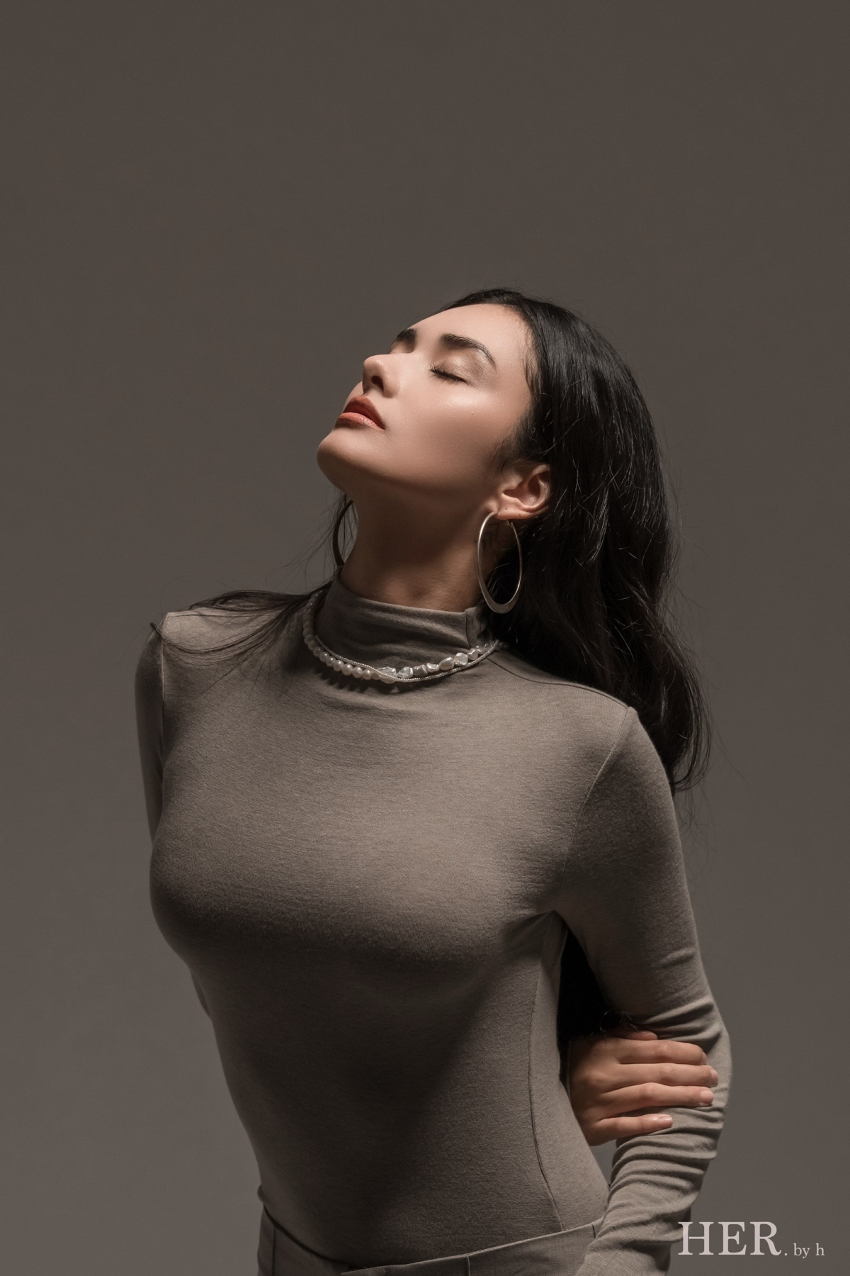 Her by h 莫代爾羊毛經典比例小高領，NT$1860