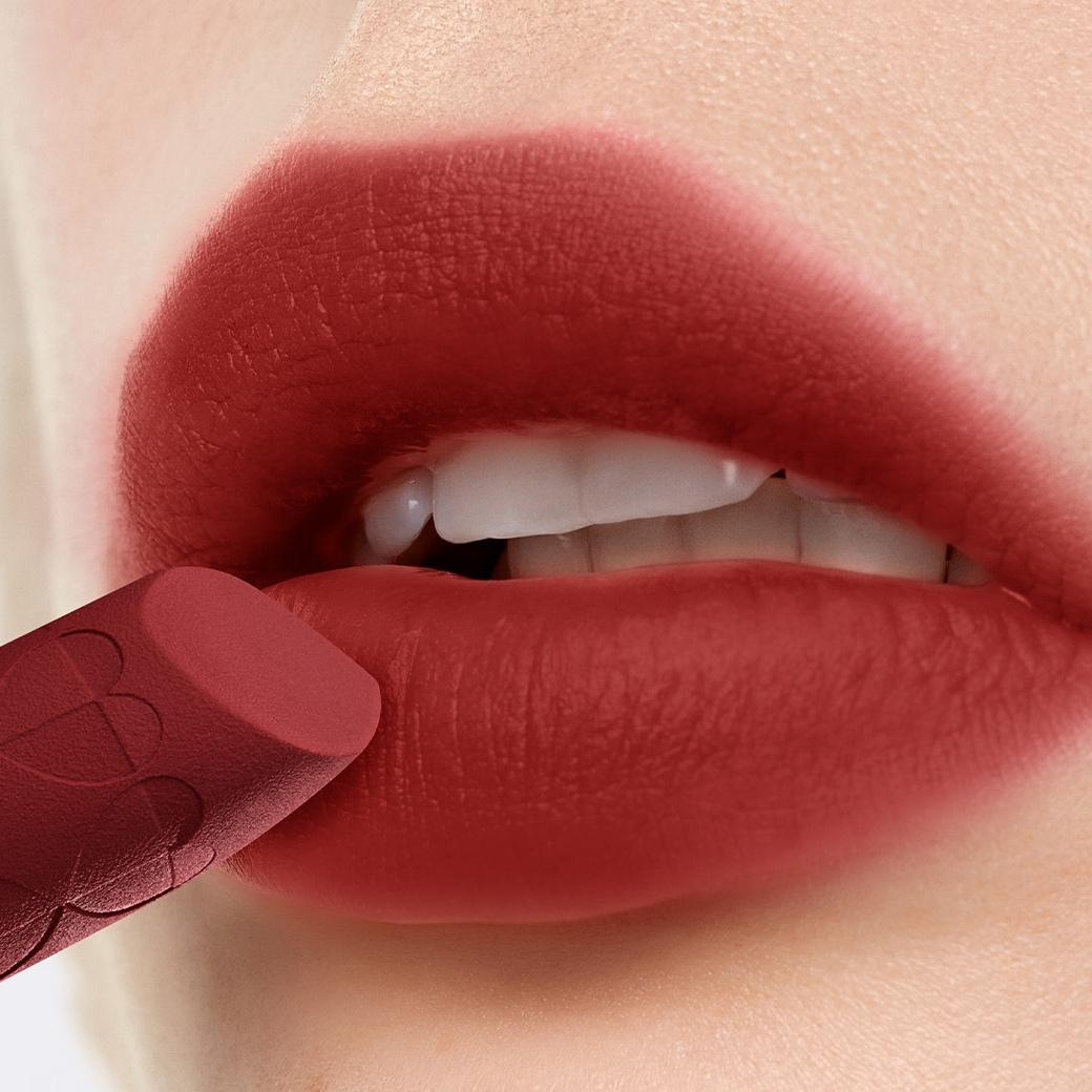 蘭蔻 絕對完美唇膏 絲絨霧感 2026情人節限定版#296經典烏木紅棕，NT$1,600