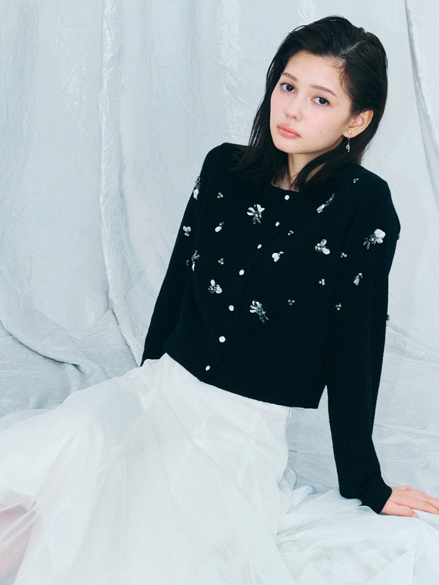 CELFORD花瓣寶石裝飾開襟針織外套，NT$6,100