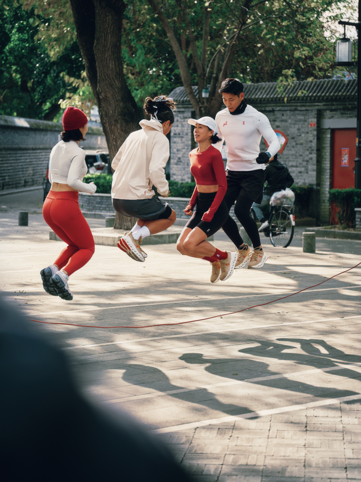 瑞士On昂跑馬年限定系列