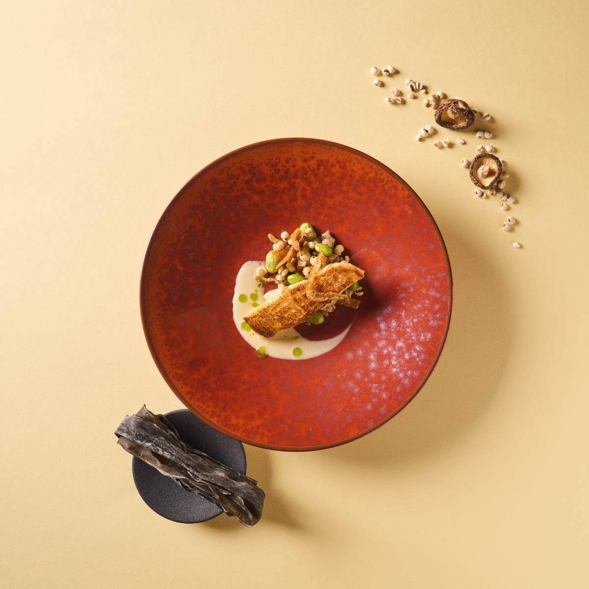 啟．初入水的覺醒｜時節鮮魚、薏仁、麻油奶醬、羅勒油