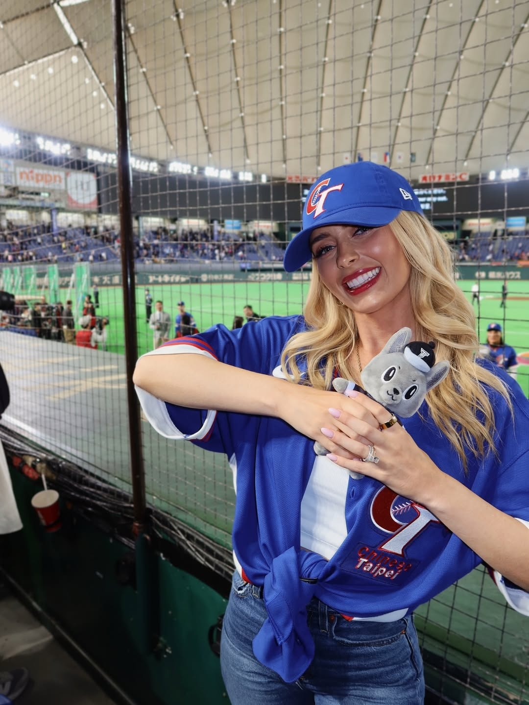 「費仔」費柴德Stuart Fairchild的老婆Hanna更是對歐告愛不釋手