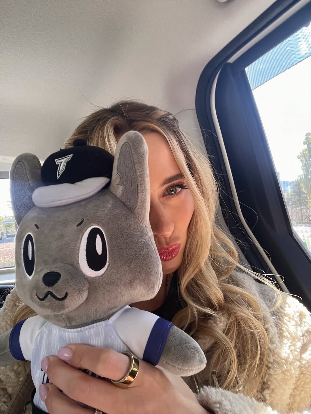 費仔也直呼：「我老婆超愛這隻玩偶！」