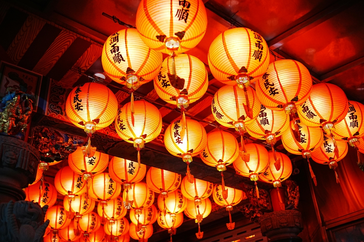 我們在信仰中尋求指引，目的是為了獲得寧靜。