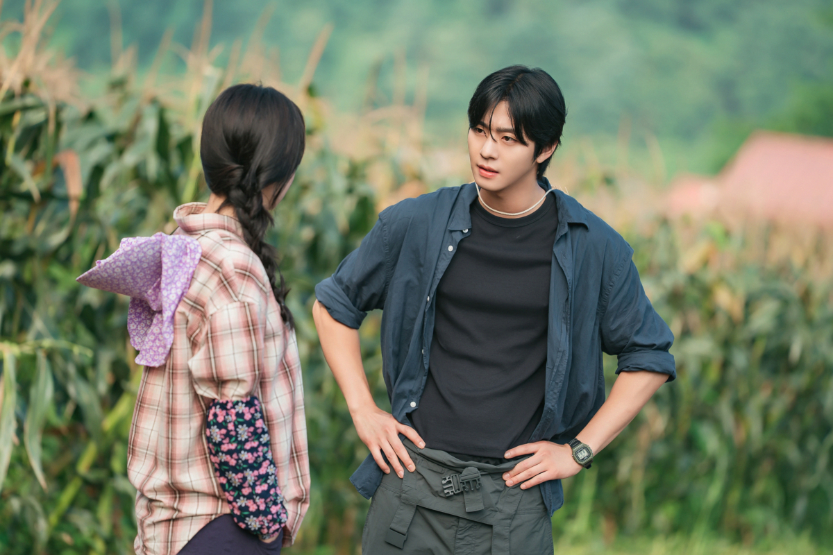 《秒殺愛情》由蔡元彬、安孝燮主演，無論他拒絕多少次，她都鍥而不捨地追著他。兩人的關係很快發展成一段戀情。