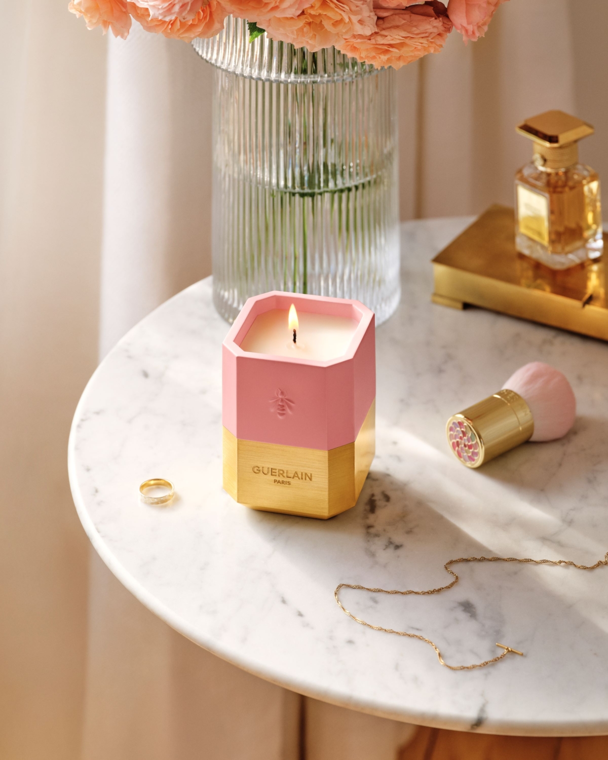嬌蘭 L’ART & LA MATIÈRE 居家藝術系列 香氛蠟燭杯，NT$2,510/香氛蠟燭(補充)，NT$2,950