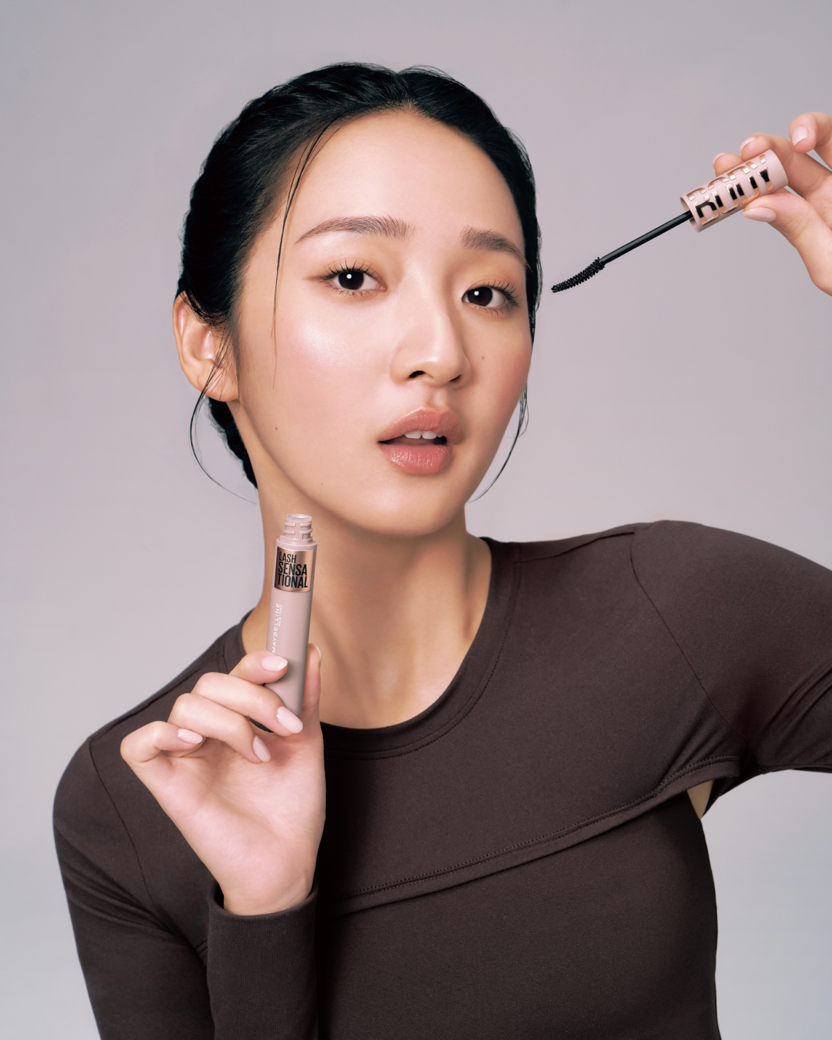 全新品牌好友金鐘實力女演員李沐化身核心美睫教練，以「核心美睫皮拉提斯」概念詮釋睫毛的超強根部支撐力與穩定度