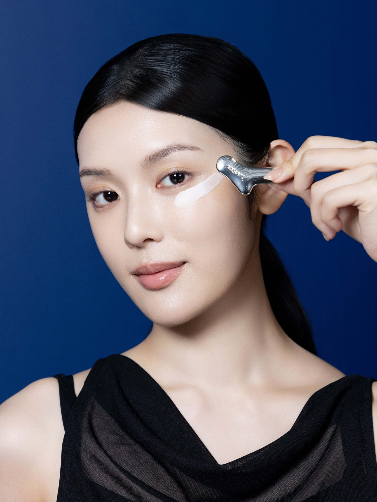 La Mer  超能活膚電眼霜360° 超能亮眼棒完美貼合各種眼型