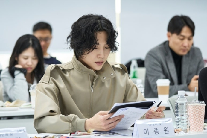 李鍾元飾演全少妮的戀人「李大熙」，同時也是鄭裕美的弟弟