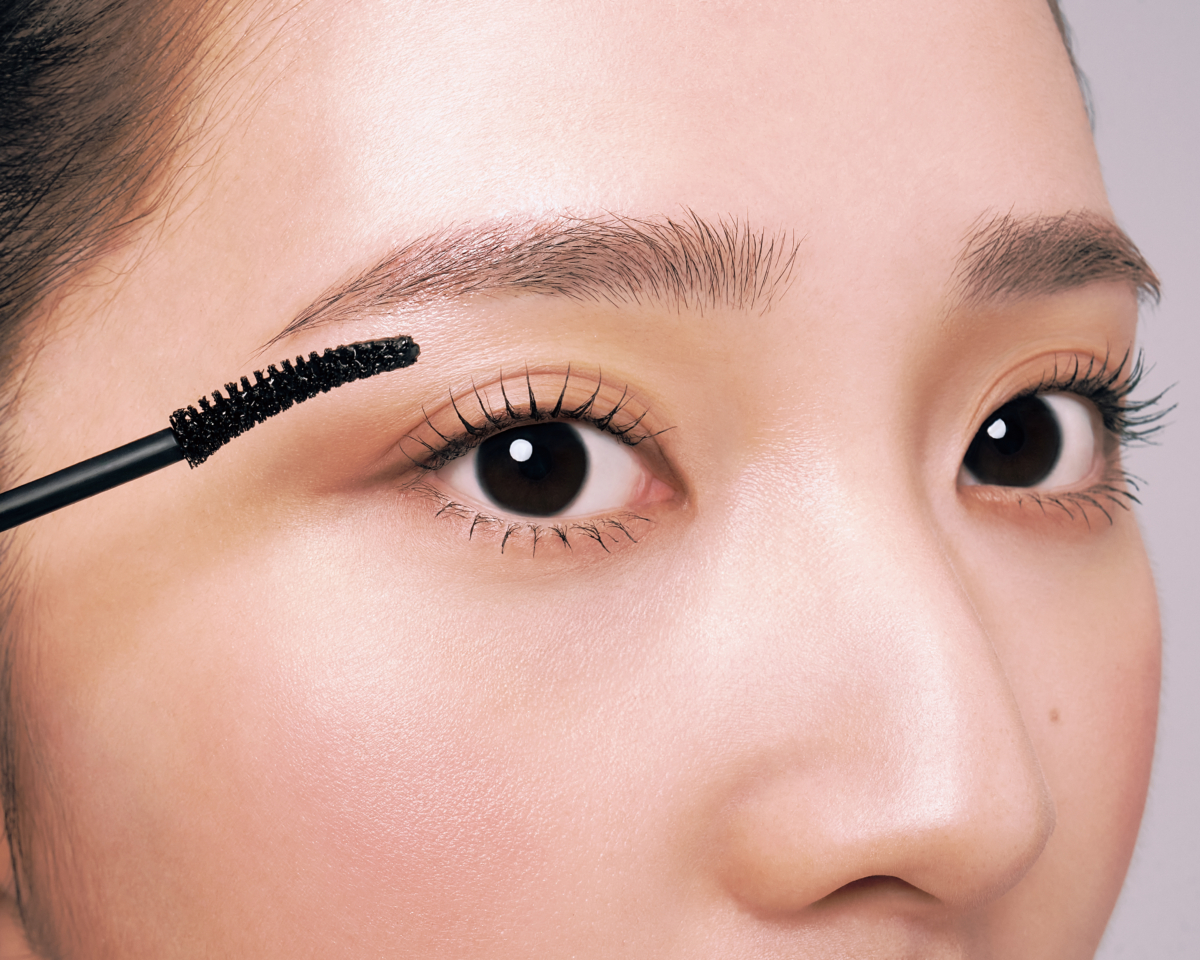 睫毛膏霸主媚比琳 全新「挺豐翹束感防水睫毛膏」