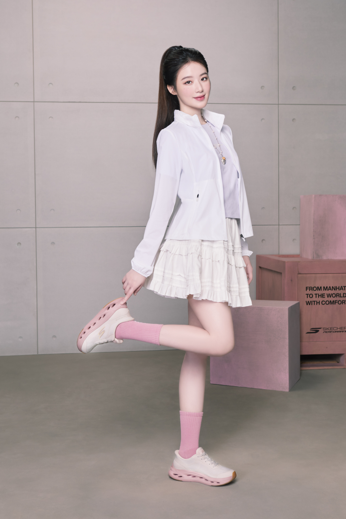 SKECHERS GLIDE-STEP 掀起「一踏即走」春日新日常