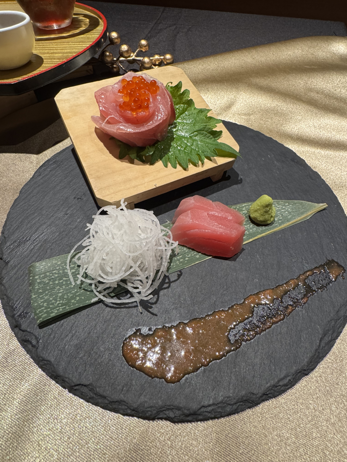 【日本橋海鮮丼辻半】母親節限定_4月30日起預訂母親節訂位，點購主餐前菜升級「極緻紅甘魚玫瑰」