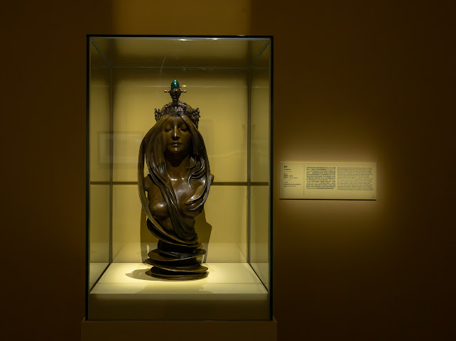 展間：世界公民展示的《自然》也是這次首度來台展示的作品之一，讓更多人看見斯拉夫文化魅力。