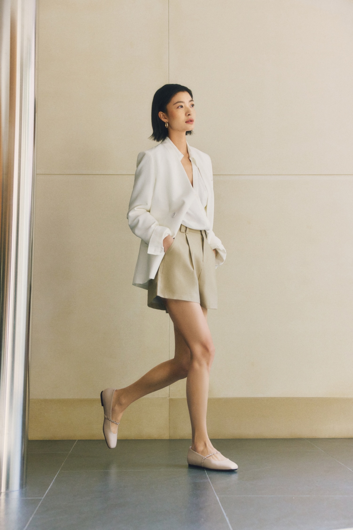 ECCO MARGOT 銀鍊平底瑪莉珍鞋，NT$5,980