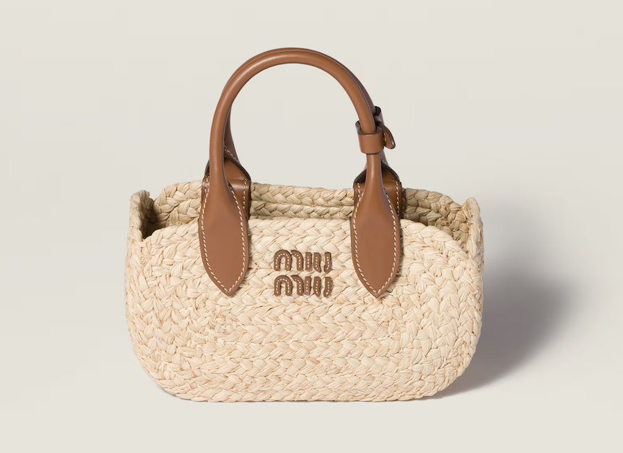 Miu Miu 拉菲草手袋，NT$ 38,500