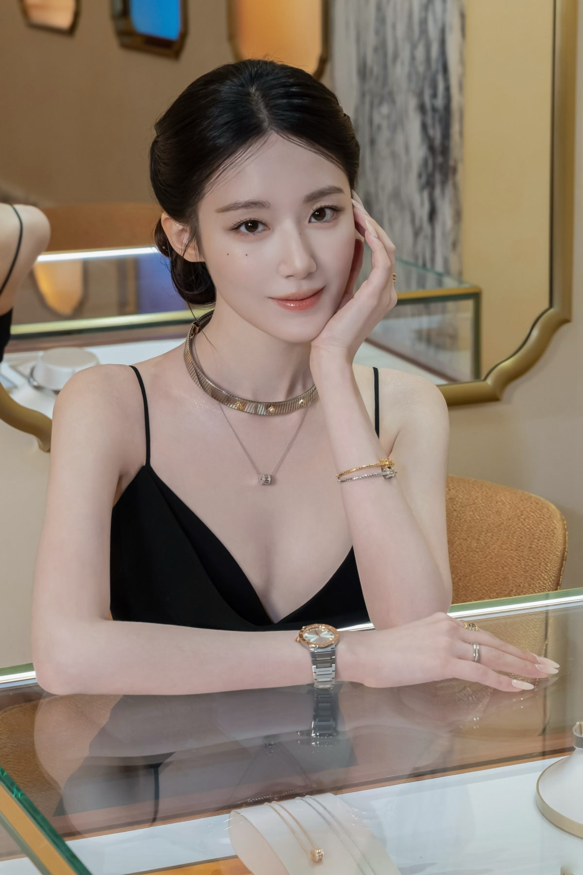 韓國人氣女團i-dle成員舒華