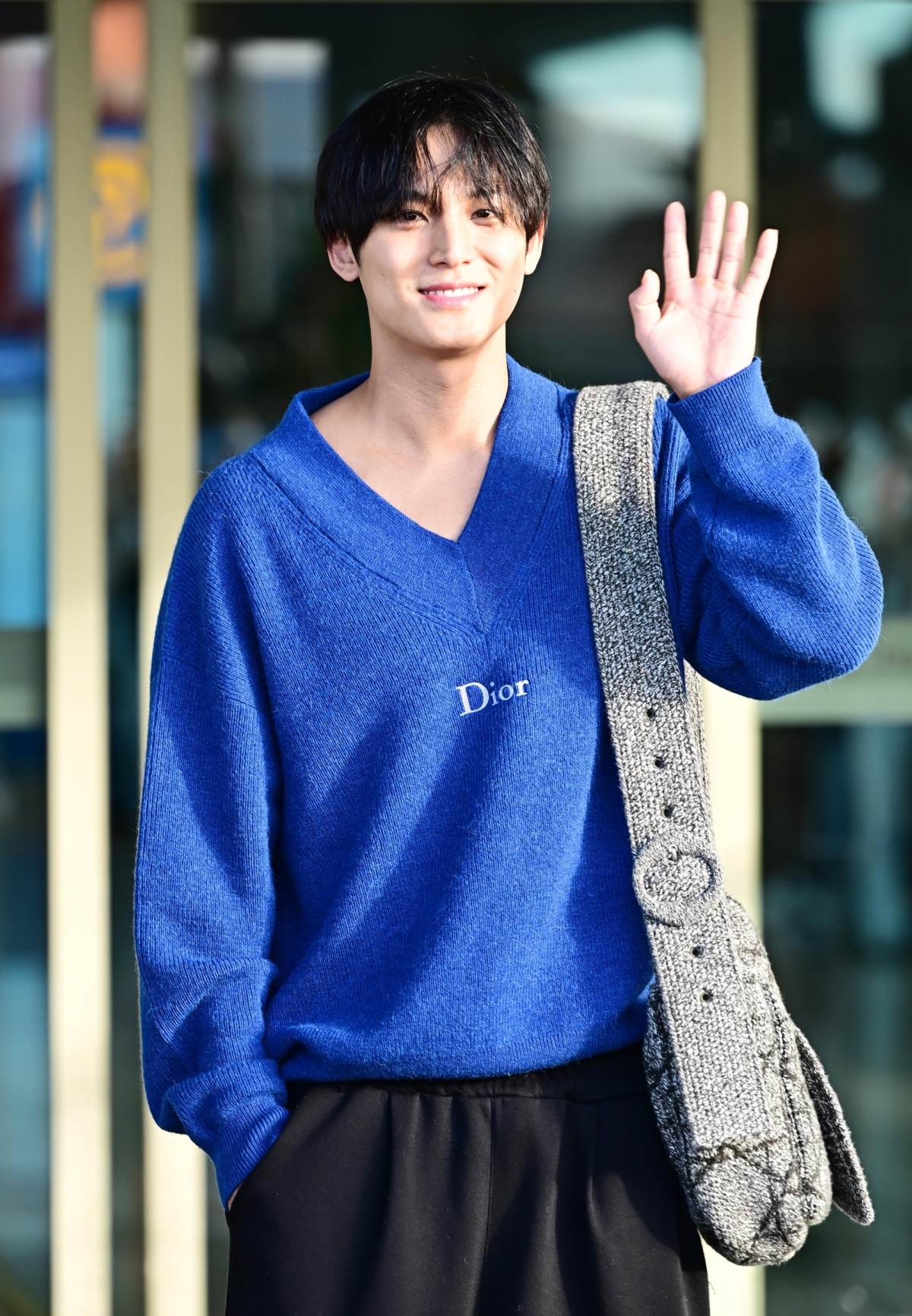 MINGYU X Dior Medaillio Knit郵差包
