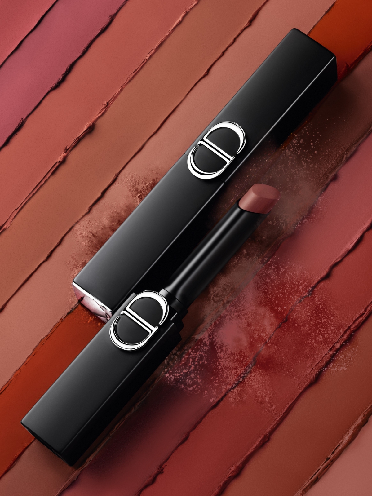 DIOR 迪奧巨星持色唇膏－極霧，NT$1,650
