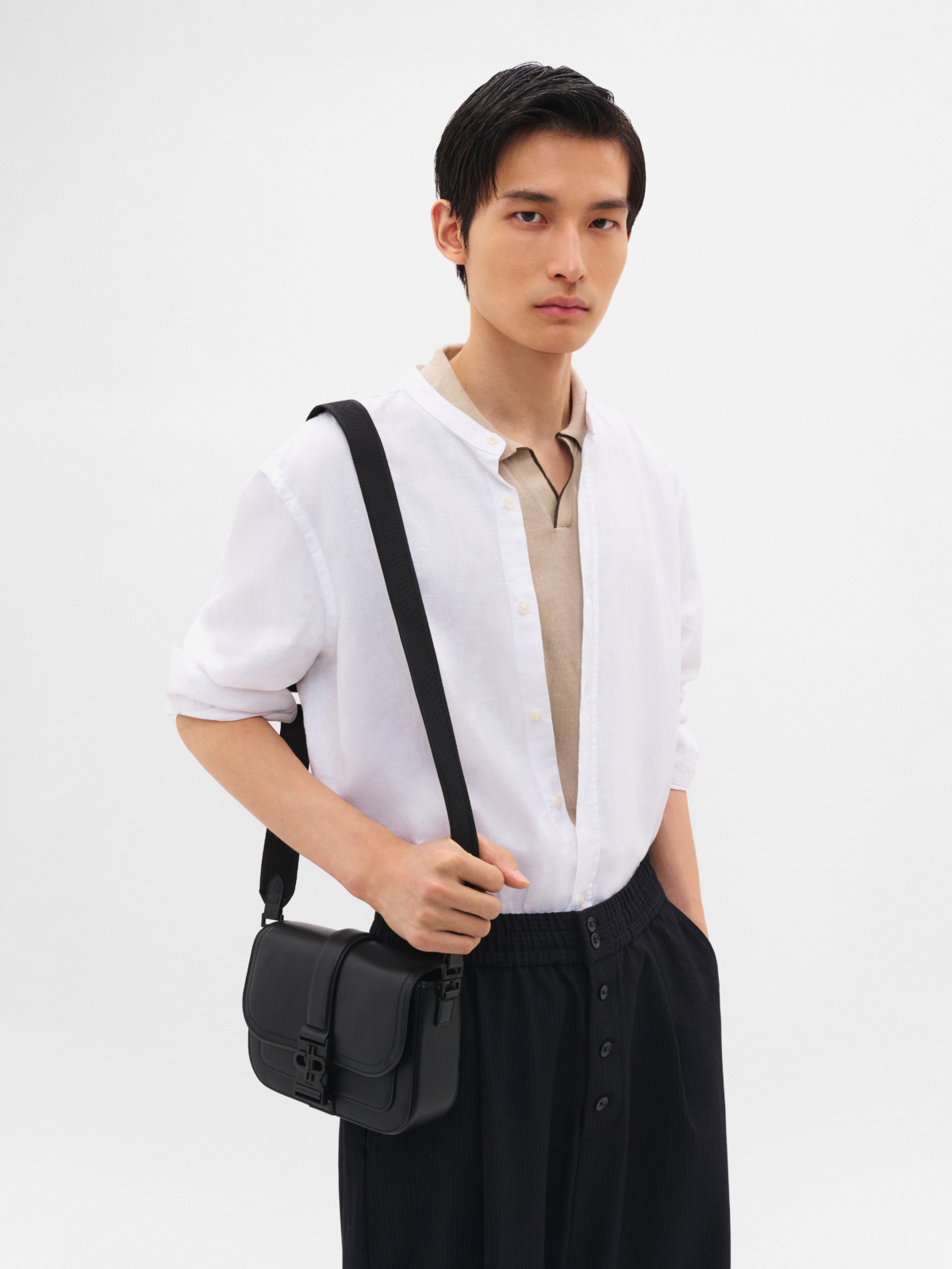 PEDRO Tex 皮革斜背包，NT$4,190